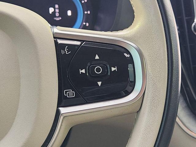 Photo of 2024 Gray Volvo XC60