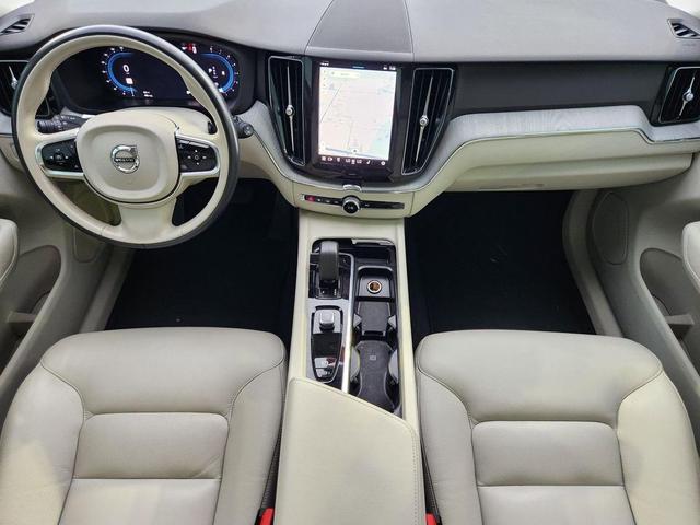 Photo of 2024 Gray Volvo XC60