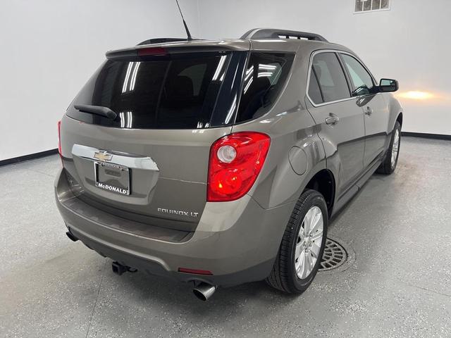Photo of 2011 Mocha Steel Metallic Chevrolet Equinox