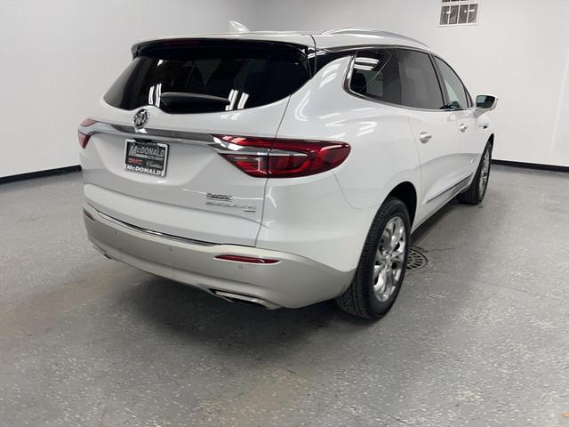 Photo of 2019 White Frost Tricoat Buick Enclave