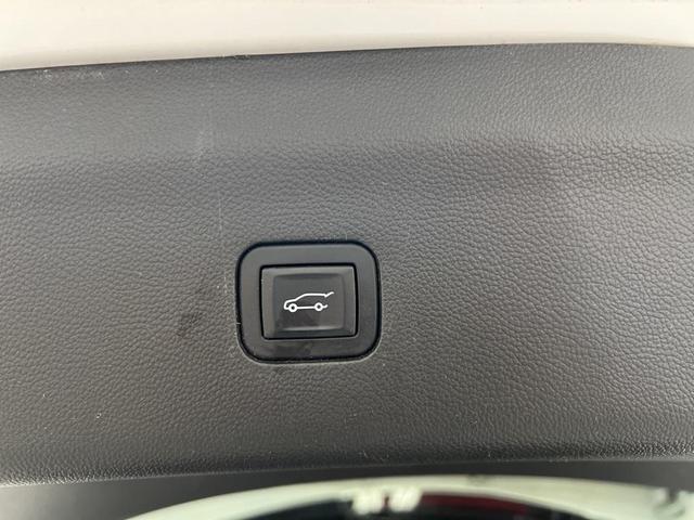 Photo of 2019 White Frost Tricoat Buick Enclave