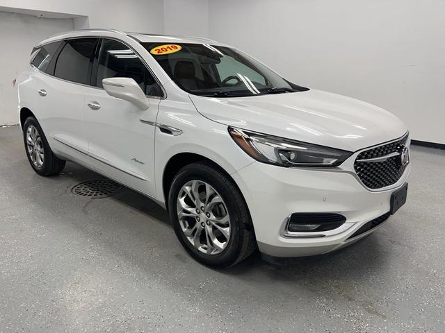 Photo of 2019 White Frost Tricoat Buick Enclave
