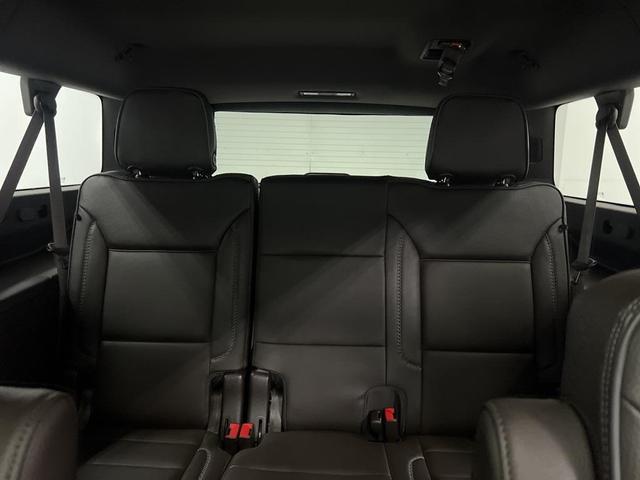 Photo of 2022 White Frost Tricoat GMC Yukon XL