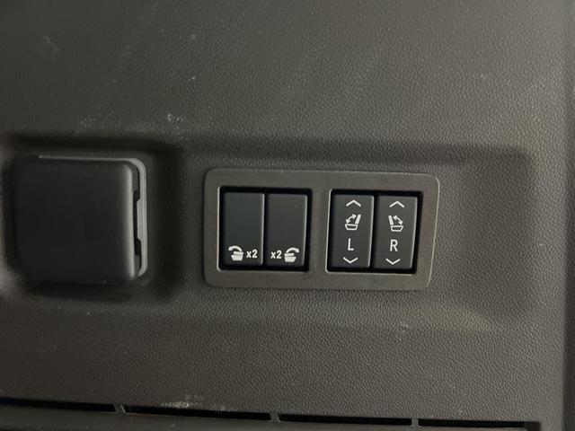Photo of 2022 White Frost Tricoat GMC Yukon XL