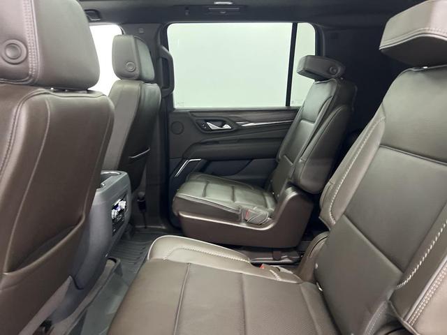 Photo of 2022 White Frost Tricoat GMC Yukon XL