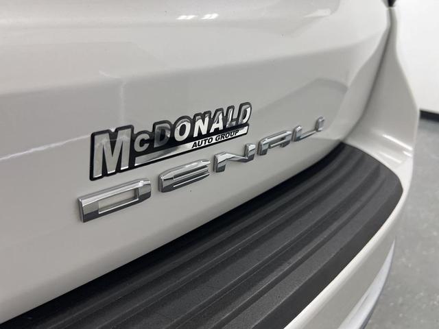 Photo of 2022 White Frost Tricoat GMC Yukon XL