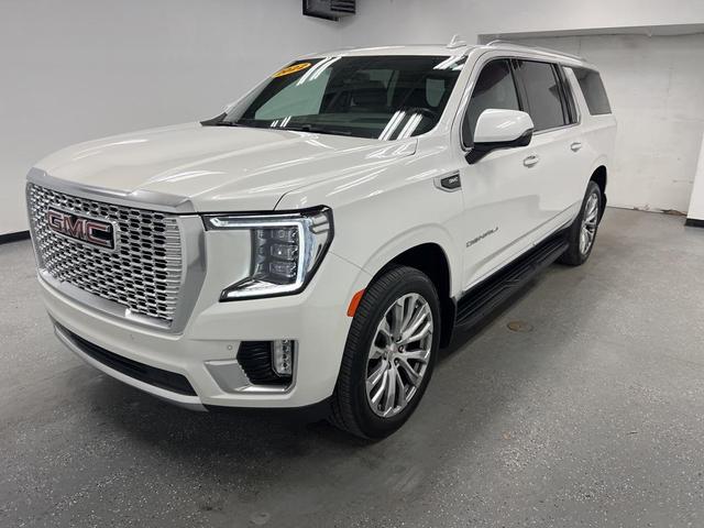 Photo of 2022 White Frost Tricoat GMC Yukon XL