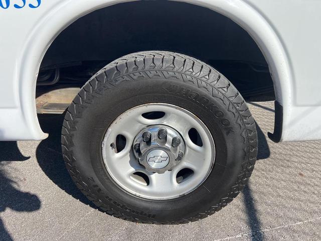 Photo of 2016 Summit White Chevrolet Express 2500