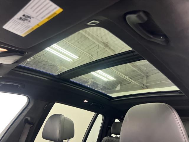 Photo of 2022 Mineral White Metallic BMW X7