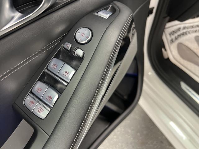 Photo of 2022 Mineral White Metallic BMW X7