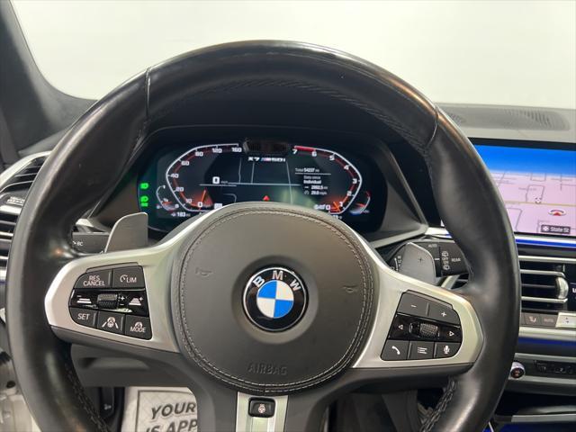 Photo of 2022 Mineral White Metallic BMW X7