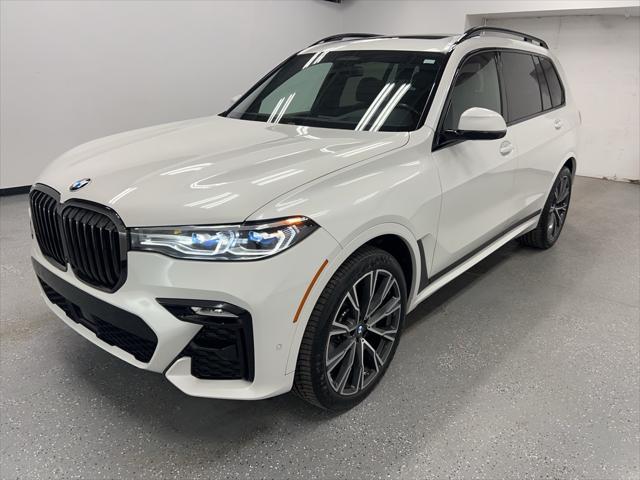 Photo of 2022 Mineral White Metallic BMW X7
