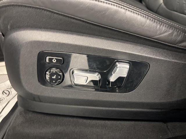 Photo of 2022 Mineral White Metallic BMW X7