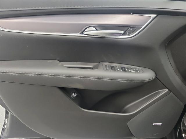 Photo of 2025 Black Metallic Cadillac XT5