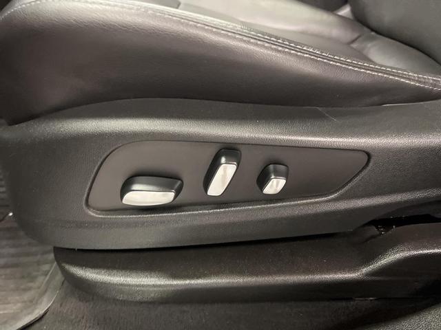 Photo of 2021 Burgundy Cadillac XT5