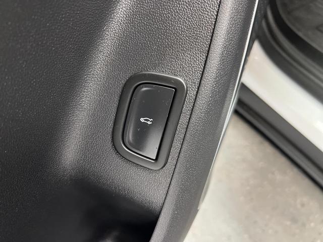 Photo of 2024 Summit White GMC Acadia