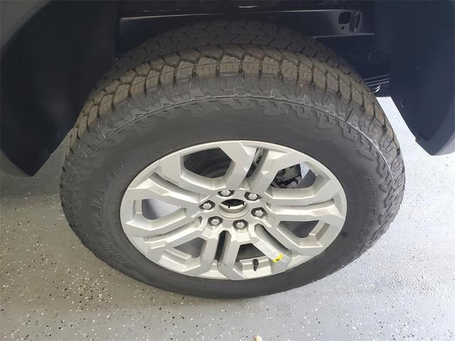 Photo of 2025 Summit White GMC Canyon