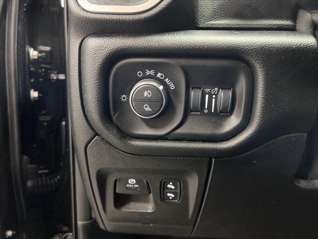 Photo of 2021 Diamond Black Crystal Pearlcoat RAM 1500