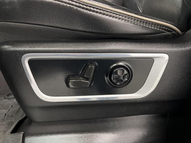 Photo of 2021 Diamond Black Crystal Pearlcoat RAM 1500