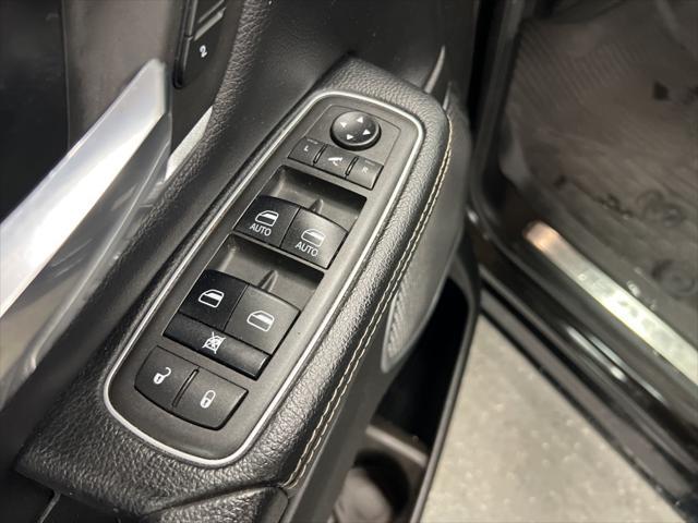 Photo of 2021 Diamond Black Crystal Pearlcoat RAM 1500