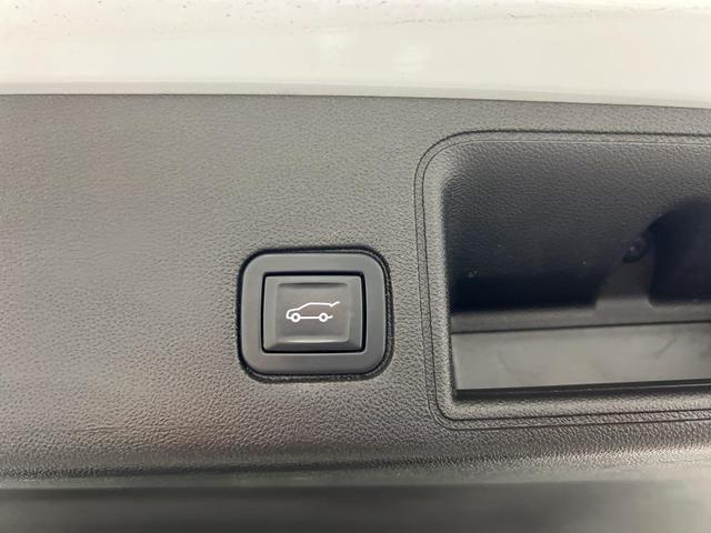 Photo of 2022 White GMC Terrain