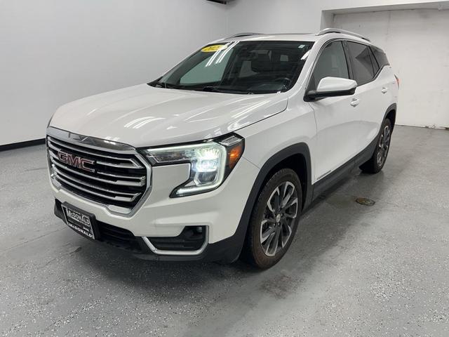 Photo of 2022 White GMC Terrain