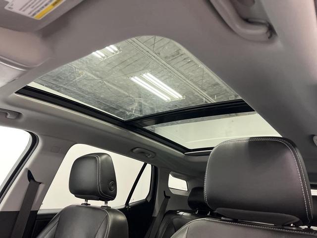 Photo of 2022 White GMC Terrain