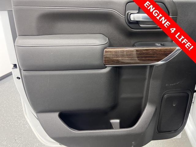 Photo of 2023 Summit White GMC Sierra 2500