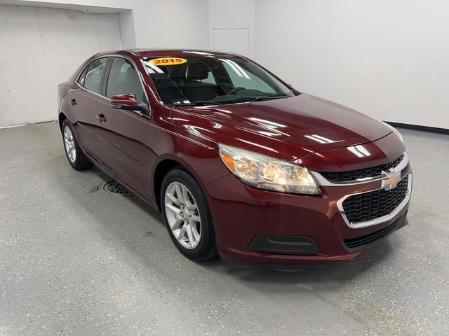 Photo of 2015 Butte Red Metallic Chevrolet Malibu