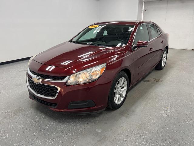 Photo of 2015 Butte Red Metallic Chevrolet Malibu