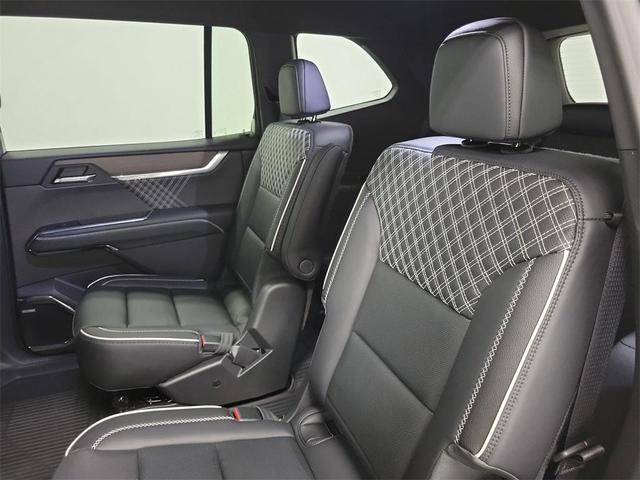 Photo of 2025 Ebony Twilight Metallic GMC Acadia