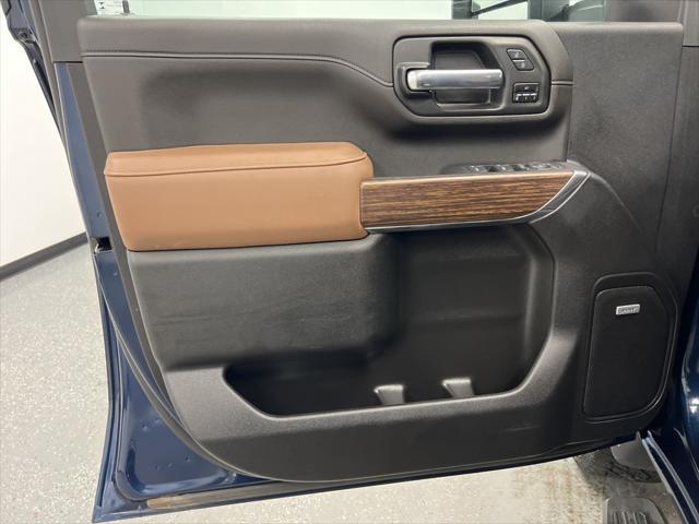 Photo of 2022 Northsky Blue Metallic Chevrolet Silverado 2500