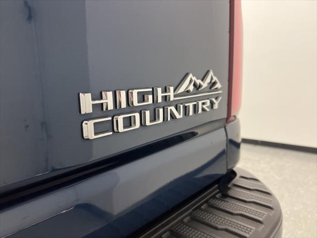 Photo of 2022 Northsky Blue Metallic Chevrolet Silverado 2500