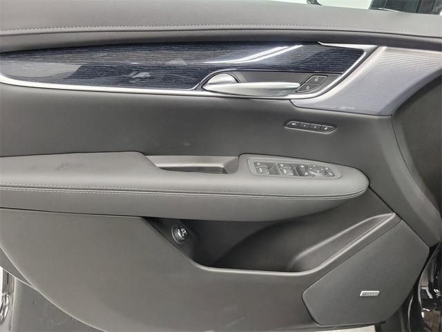 Photo of 2025 Stellar Black Metallic Cadillac XT5