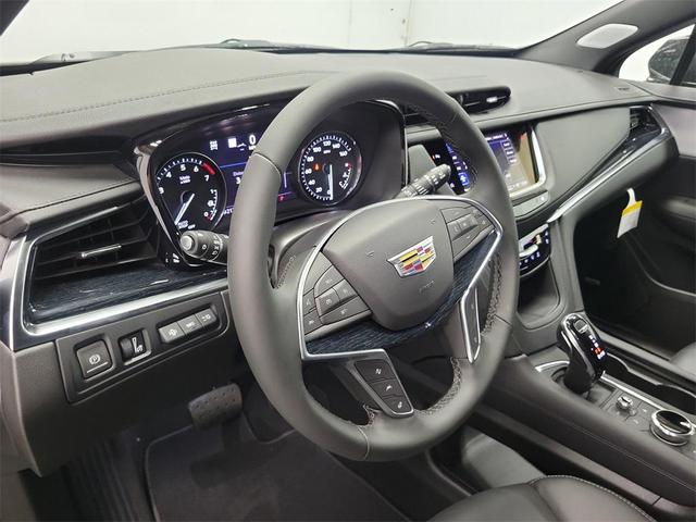 Photo of 2025 Stellar Black Metallic Cadillac XT5