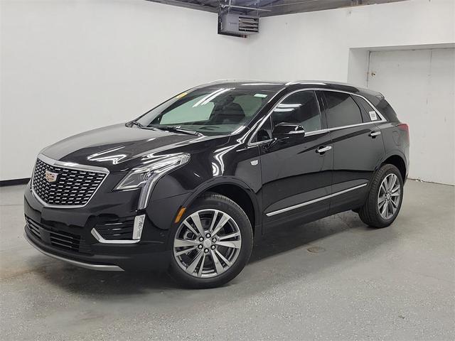 Photo of 2025 Stellar Black Metallic Cadillac XT5