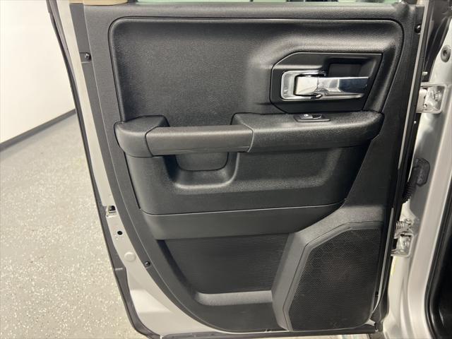 Photo of 2017 Bright Silver Metallic Clearcoat RAM 1500