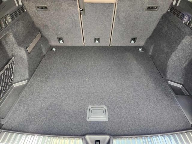 Photo of 2025 GLACIER WHITE Audi Q5