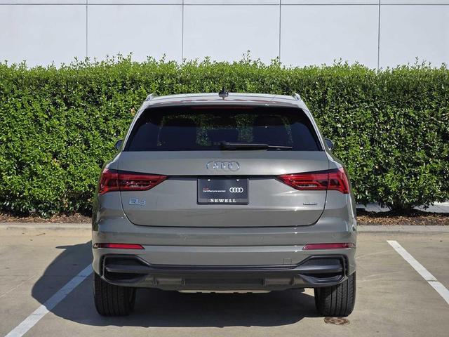 Photo of 2022 Chronos Gray Metallic Audi Q3