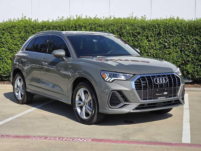 Photo of 2022 Chronos Gray Metallic Audi Q3