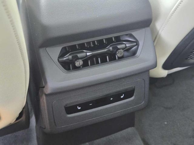 Photo of 2025 GLACIER WHITE Audi A6 e-tron