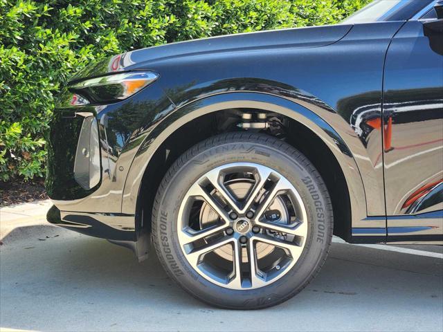 Photo of 2025 MYTHOS BLACK Audi Q5