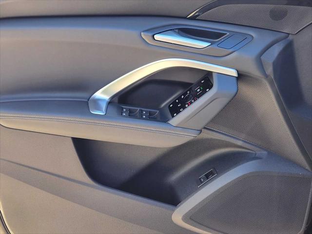 Photo of 2025 MYTHOS BLACK Audi Q5
