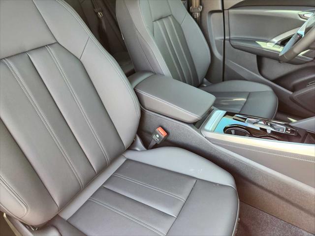 Photo of 2025 MYTHOS BLACK Audi Q5