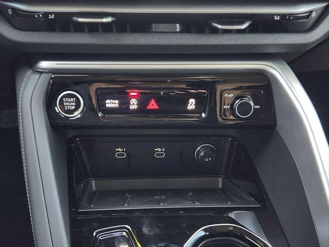 Photo of 2025 MYTHOS BLACK Audi Q5