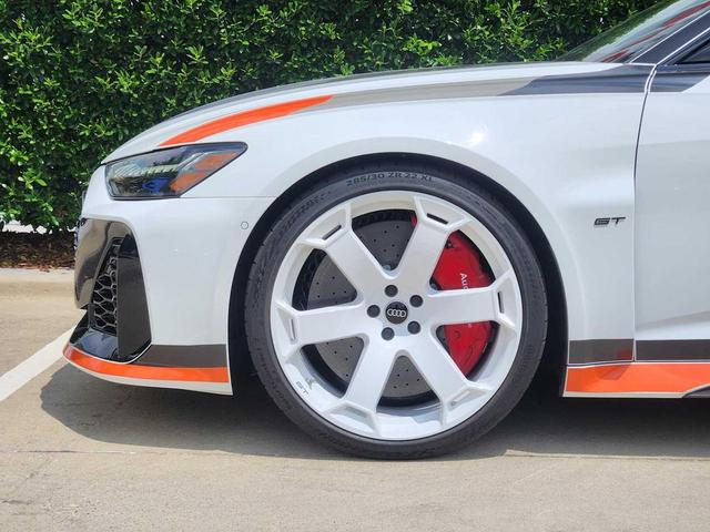 Photo of 2025 Arkona White Audi RS 6 Avant