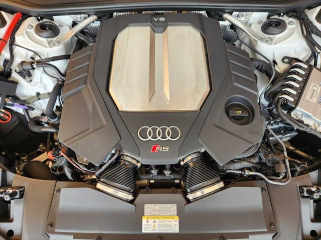 Photo of 2025 Arkona White Audi RS 6 Avant