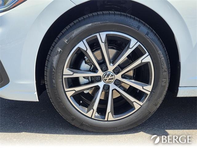 Photo of 2025 Pure White Volkswagen Jetta