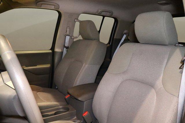 Photo of 2019 Glacier White Nissan Frontier