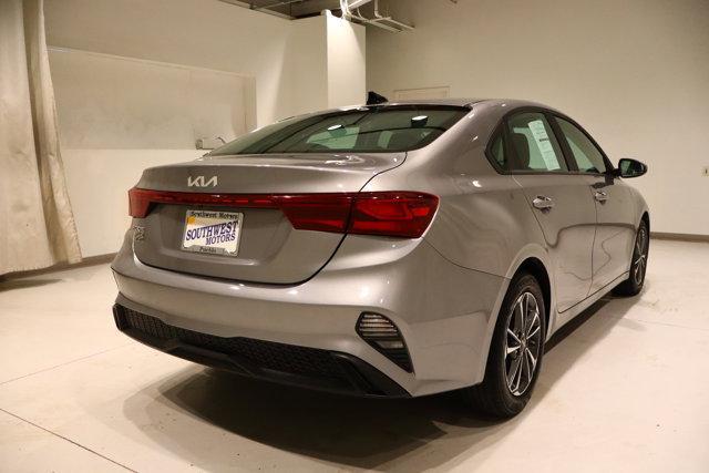 Photo of 2024 Steel Gray Kia Forte